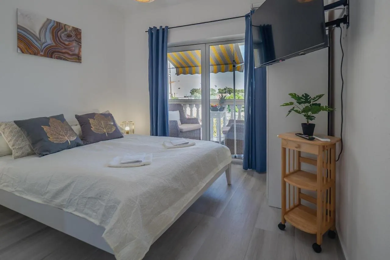 באניולה Apartments Domic