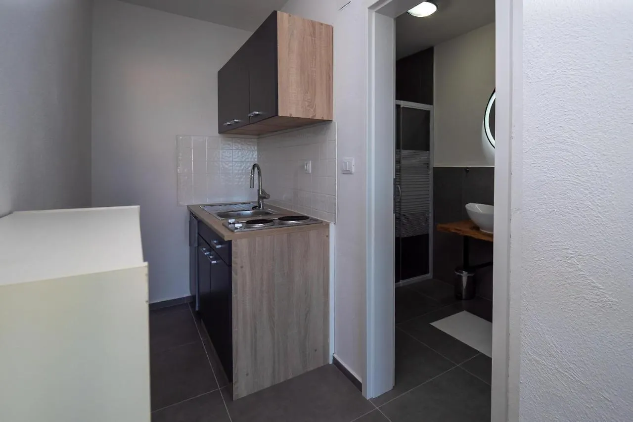 באניולה Apartments Domic