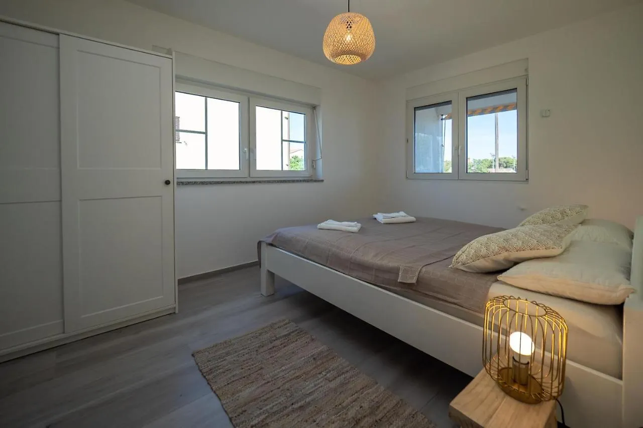 באניולה Apartments Domic