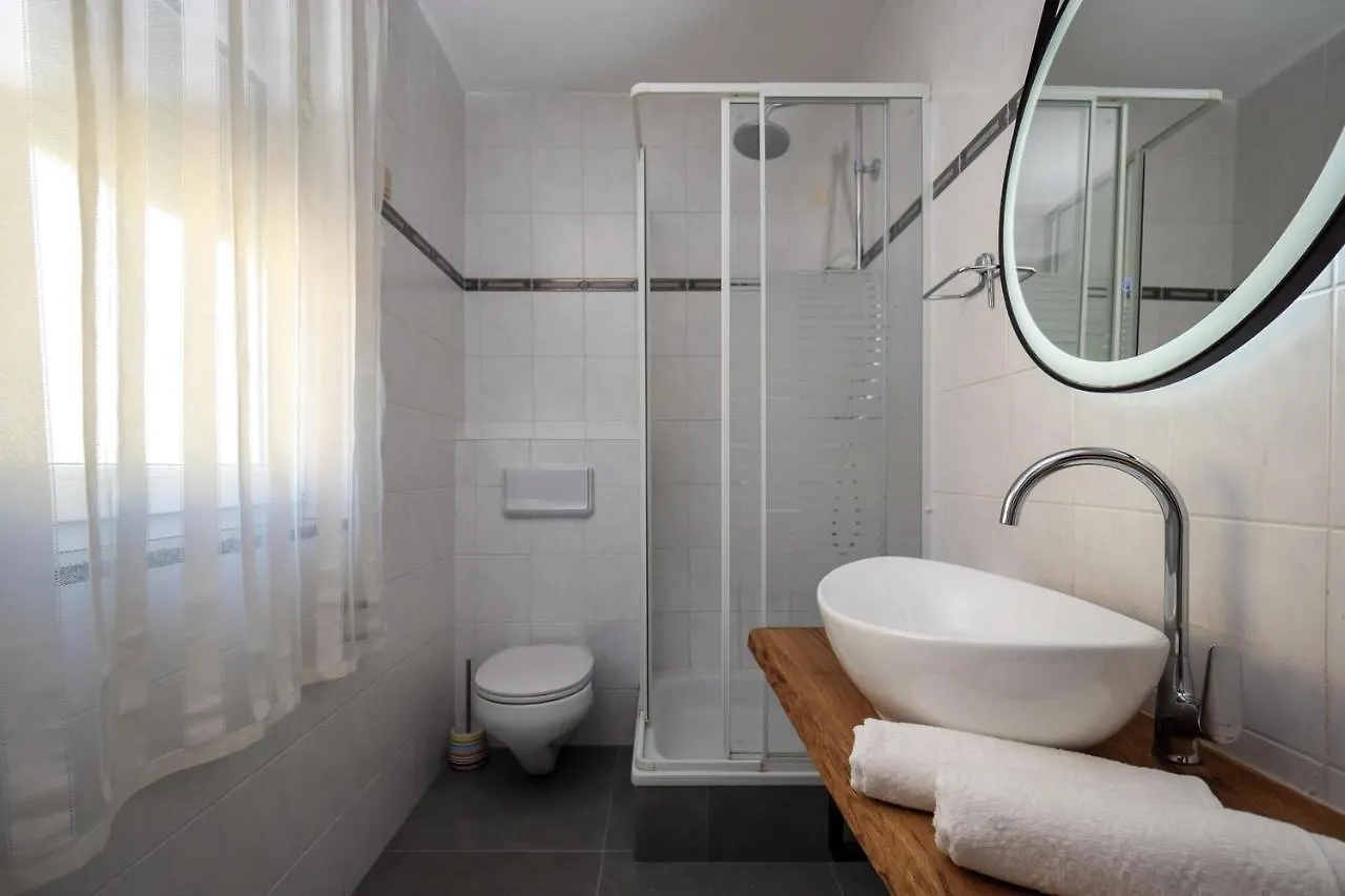 באניולה Apartments Domic