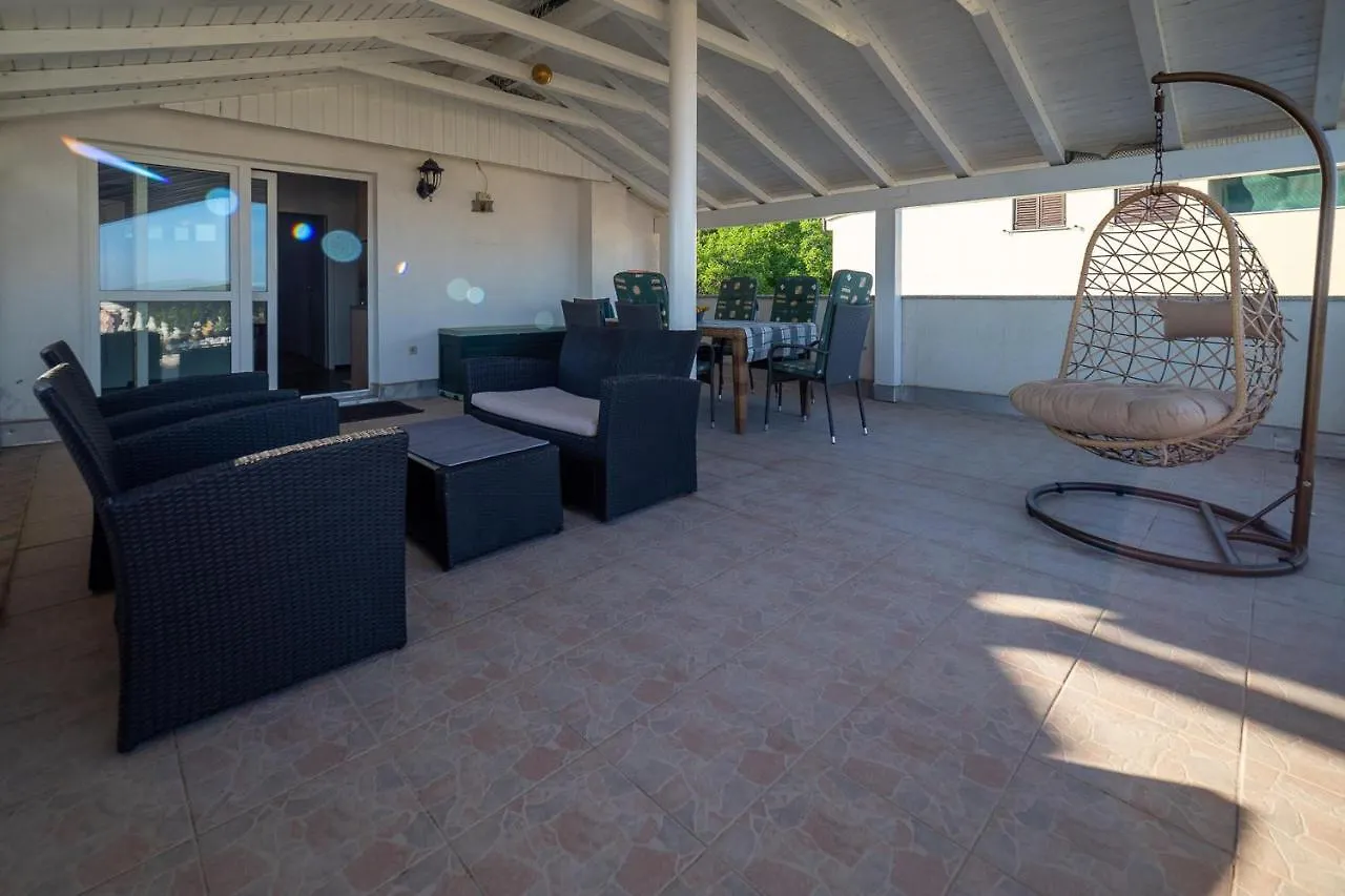 Apartments Domic Banjole