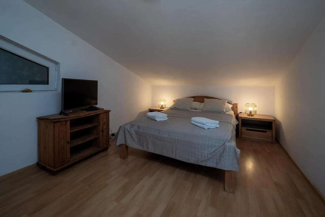 Apartments Domic Banjole Kroatien